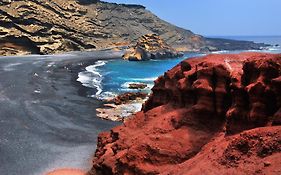 E Ensuite Vacation Apartment Lanzarote
